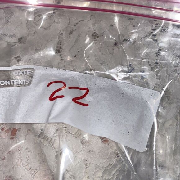 Karen Kane Floral Lace Shark Bite Hem Top Women Size M White Pull On Relaxed Fit - Picture 6 of 6